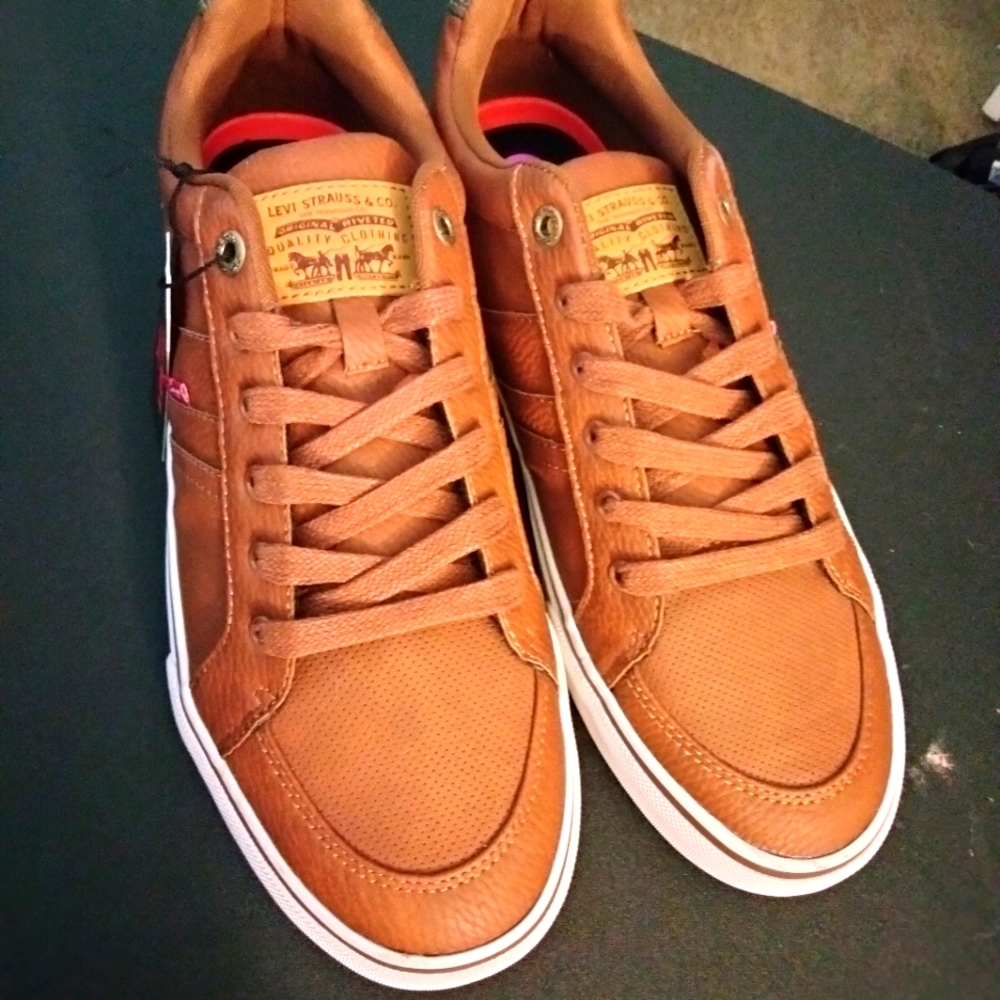 Brown Levi's 10.5 Brown